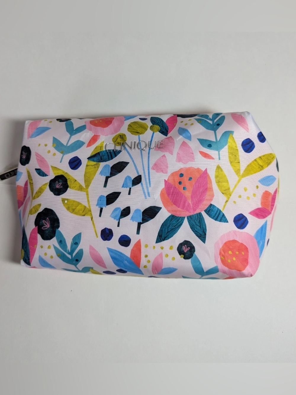 New Clinique Floral Makeup Bag - Pink, Blue & Green zippered pouch